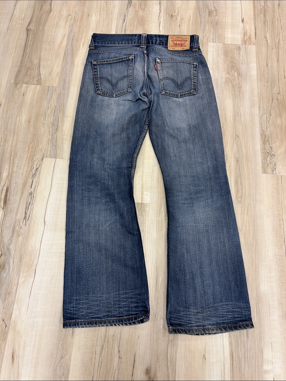 Levi's Men's Faded and distressed Blue Bootcut Jeans 512 boot cut - Picture 5 of 6